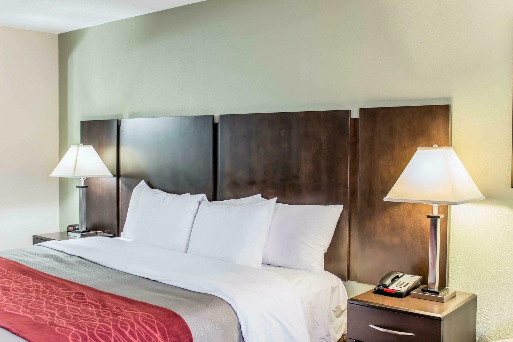 Quality Inn Raleigh Downtown Экстерьер фото